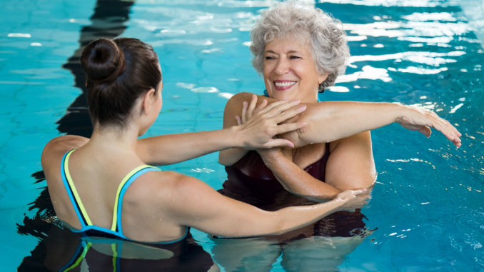 Hidroginástica exercícios terceira idade