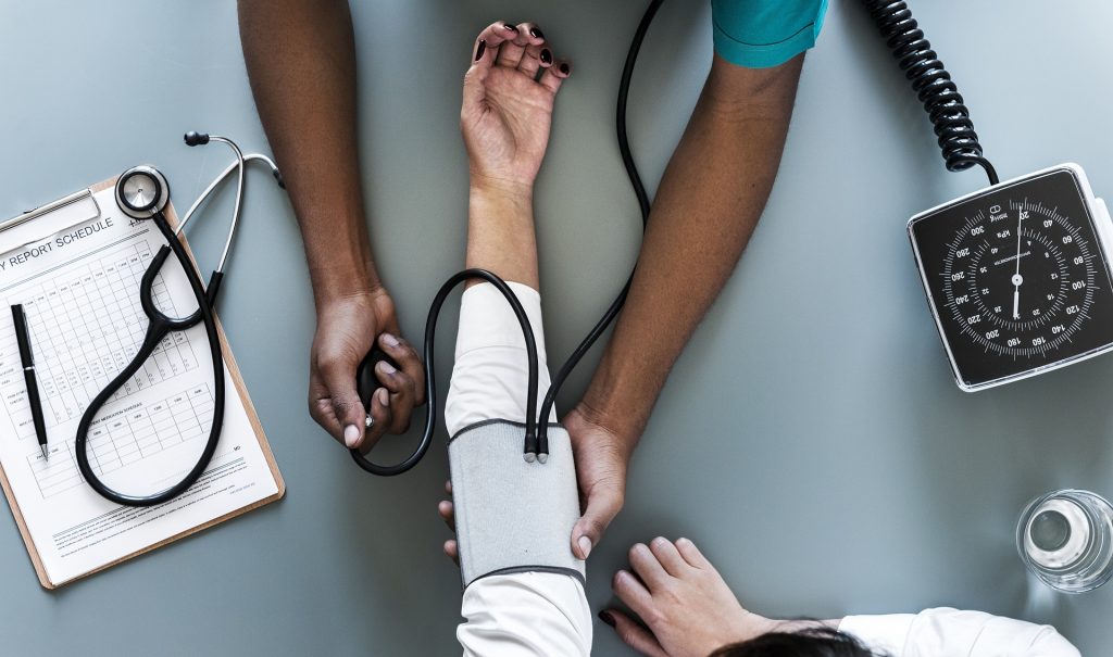 Os benefícios dos cuidados médicos e terapias para a saúde