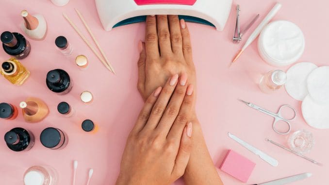 Como-fortalecer-as-unhas-apos-alongamento