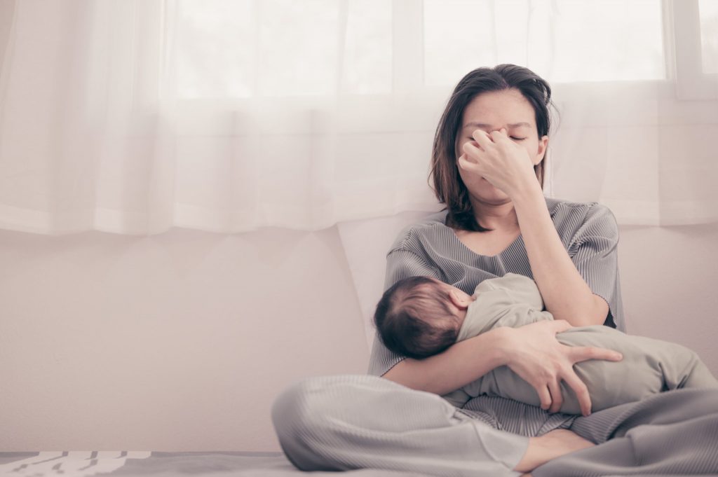Depressão pós parto: O que é e como tratar?