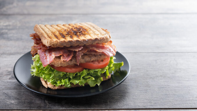 Origem do Sanduíche de Pastrami Origem do Sanduíche de Pastrami